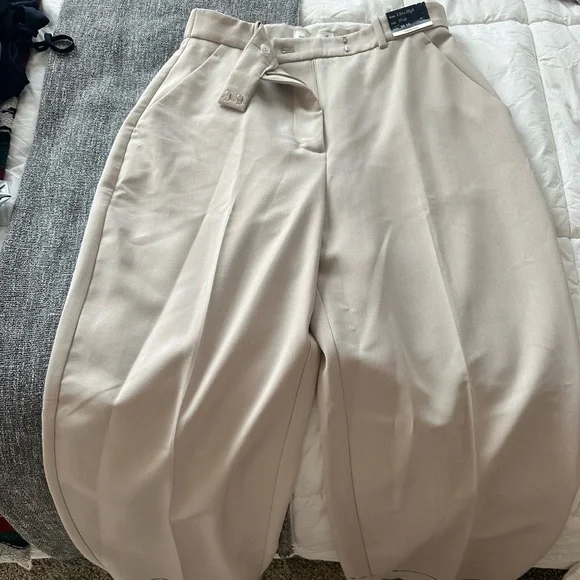 NWT: Abercrombie & Fitch Cream Wide-Leg Trousers - Picture 4 of 7